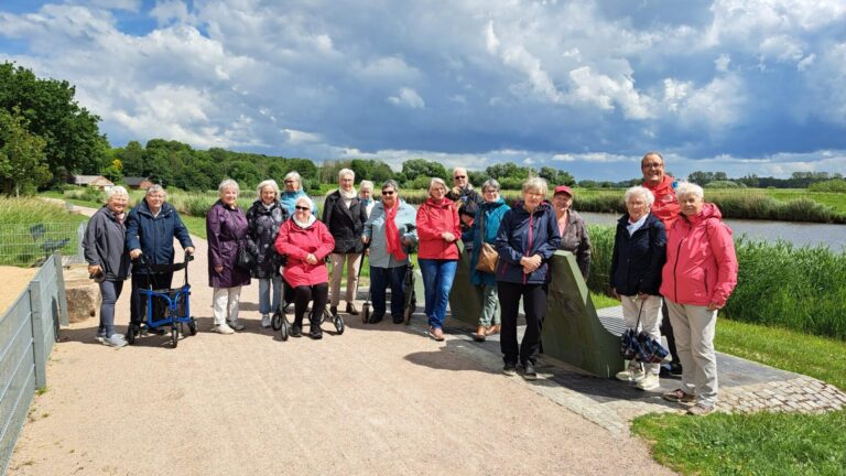 „Spazierschnack“ des SoVD Ortsverband Itzehoe und des Wandervereins Steinburg entlang der Stör