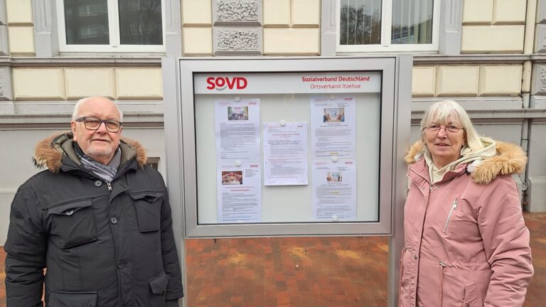 Neuer Schaukasten des SoVD Ortsverbandes Itzehoe