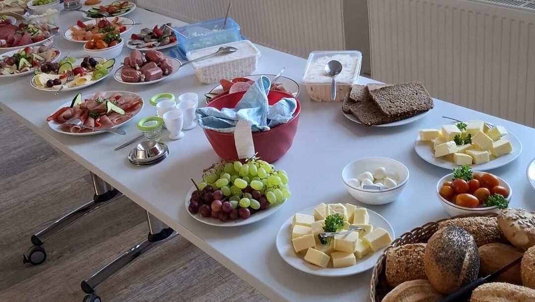 Gemeinsames Frühstück im alten Rathaus